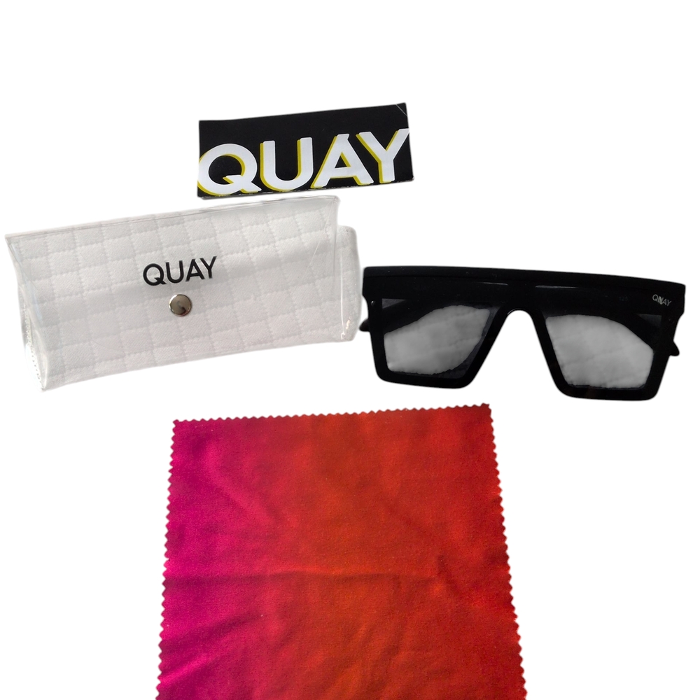 Quay Australia Black Sunglasses - Prestine condition!